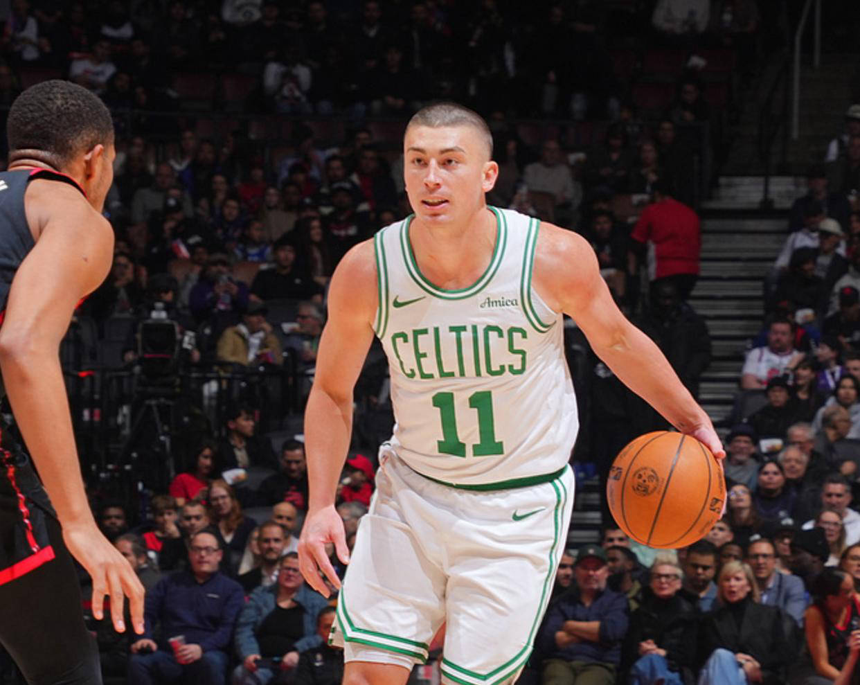 kaiyun-塔图姆在加拿大队比赛中出色发挥，重要助攻引发热议！观众掌声雷动(塔图姆今年总决赛数据)